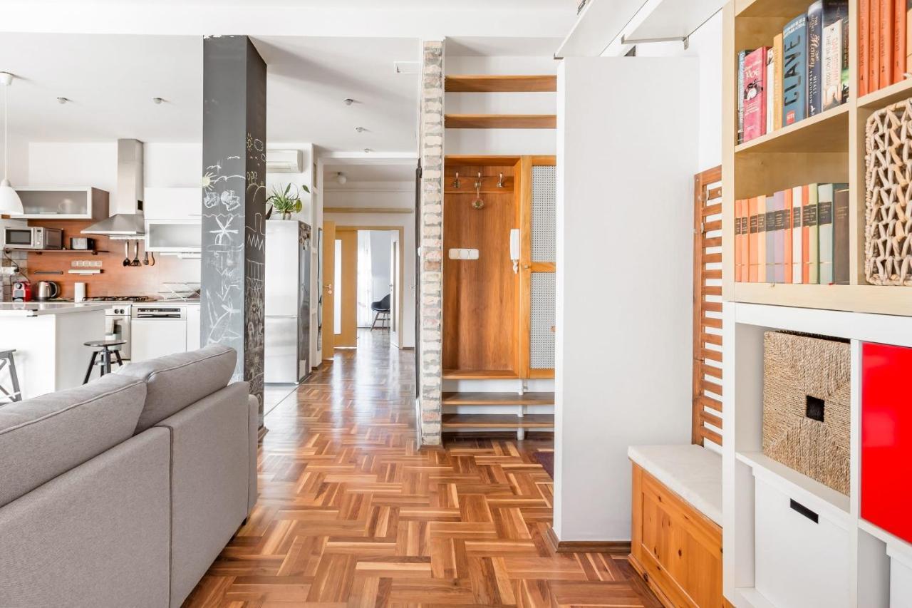 Relax Into Loft Living At A Light-Filled City Escape Budapest Esterno foto