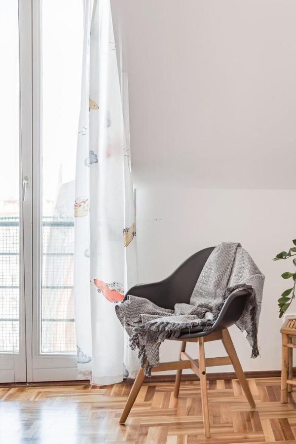 Relax Into Loft Living At A Light-Filled City Escape Budapest Esterno foto
