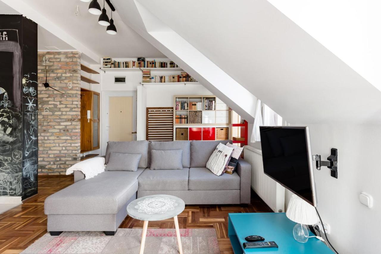 Relax Into Loft Living At A Light-Filled City Escape Budapest Esterno foto