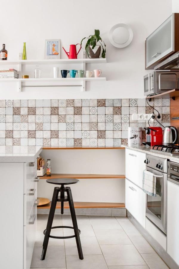 Relax Into Loft Living At A Light-Filled City Escape Budapest Esterno foto