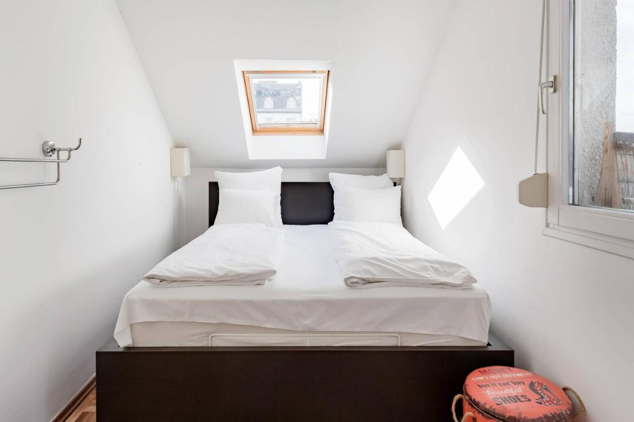 Relax Into Loft Living At A Light-Filled City Escape Budapest Esterno foto