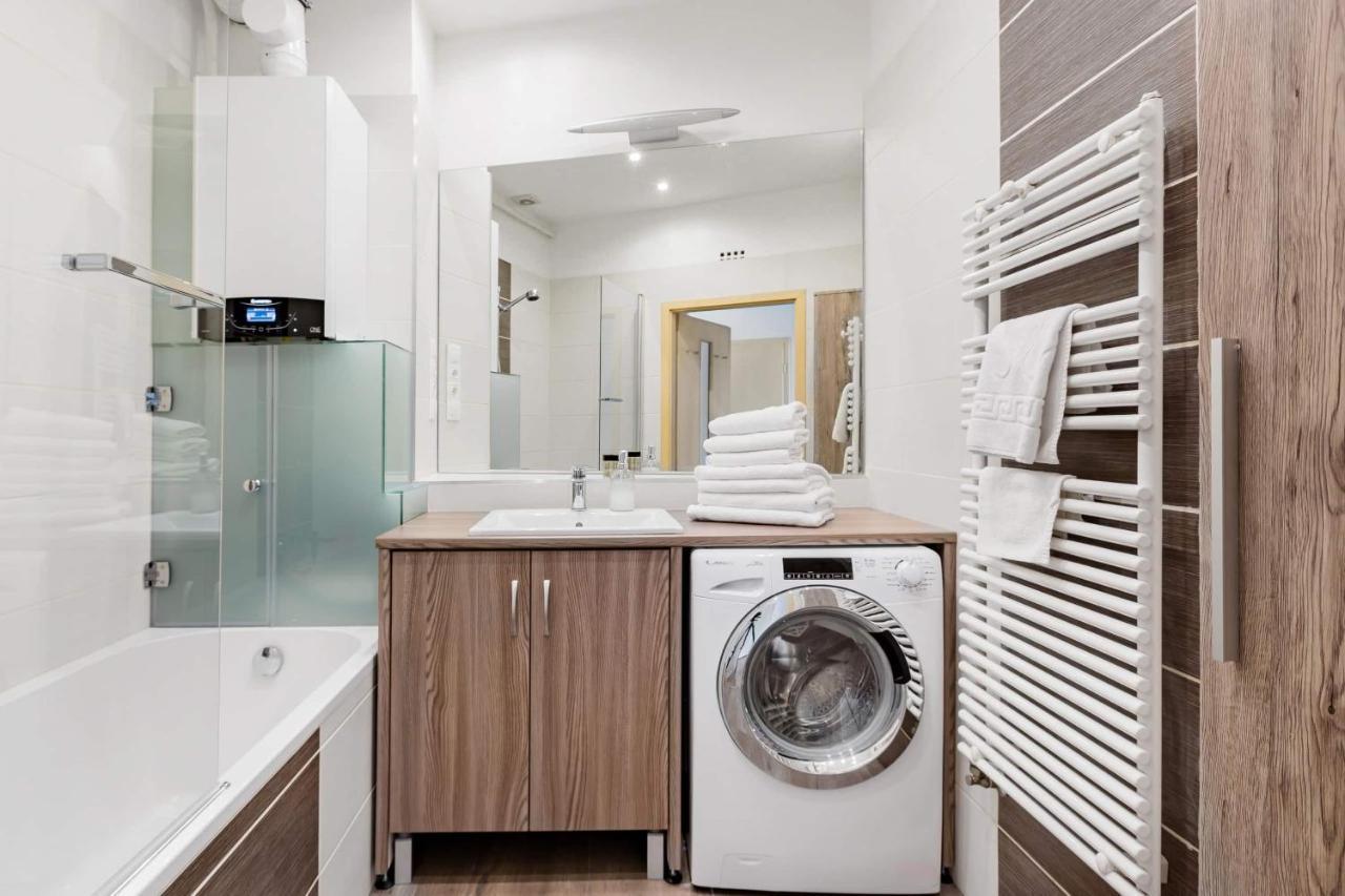 Relax Into Loft Living At A Light-Filled City Escape Budapest Esterno foto